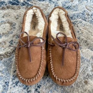 UGG Dakota 5612 Suede Shearling Lined Women’s Moc Slipper Chestnut  | Size 7